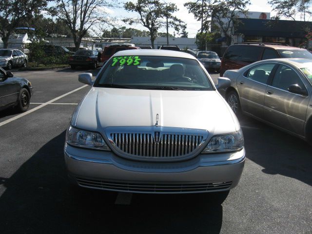 2005 Lincoln Town Car DOWN 4.9 WAC