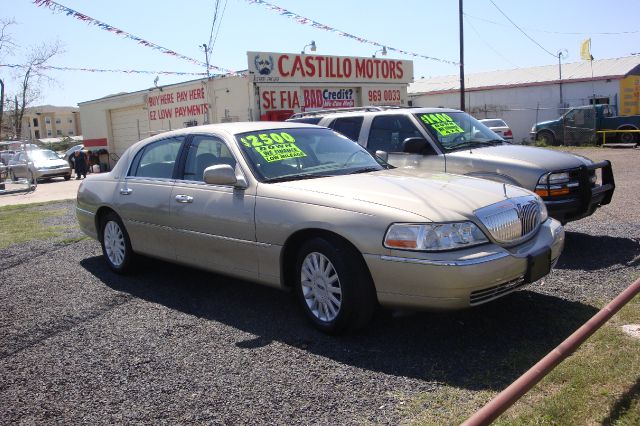 2005 Lincoln Town Car DOWN 4.9 WAC