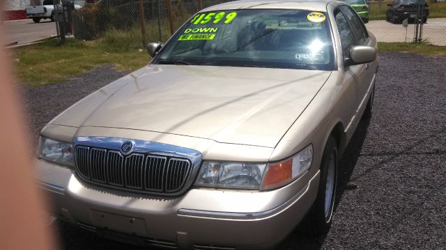 2005 Lincoln Town Car DOWN 4.9 WAC