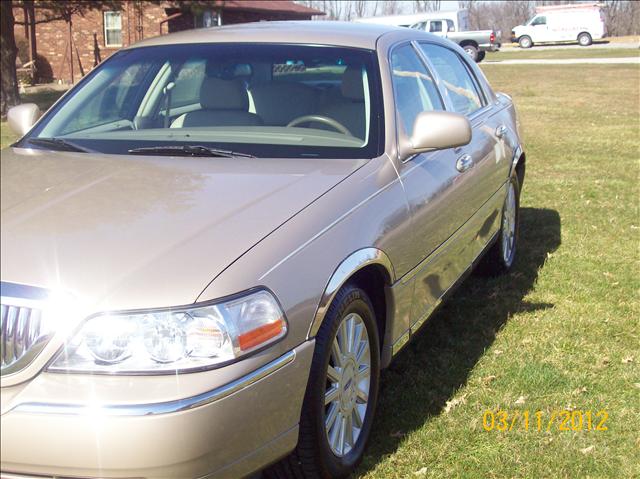 2005 Lincoln Town Car 4x4 KING Ranch