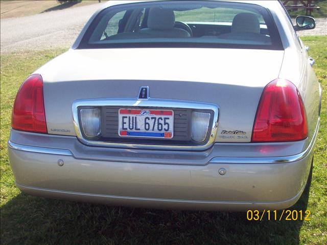 2005 Lincoln Town Car 4x4 KING Ranch