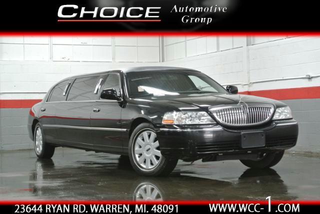 2006 Lincoln Town Car Unknown