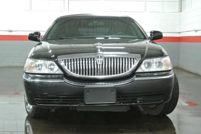 2006 Lincoln Town Car Unknown