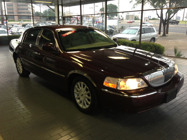 2006 Lincoln Town Car DOWN 4.9 WAC