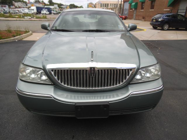 2006 Lincoln Town Car DOWN 4.9 WAC