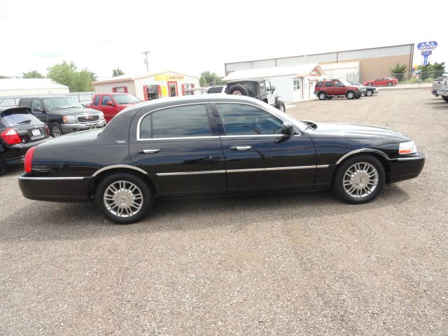 2006 Lincoln Town Car DOWN 4.9 WAC