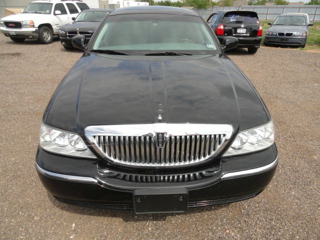 2006 Lincoln Town Car DOWN 4.9 WAC