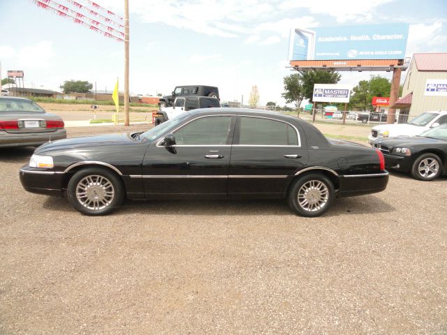 2006 Lincoln Town Car DOWN 4.9 WAC