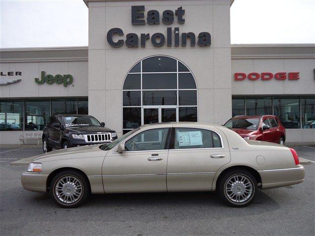 2006 Lincoln Town Car DOWN 4.9 WAC