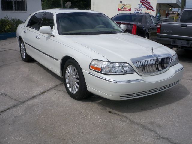 2006 Lincoln Town Car DOWN 4.9 WAC