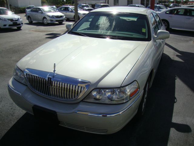 2006 Lincoln Town Car DOWN 4.9 WAC