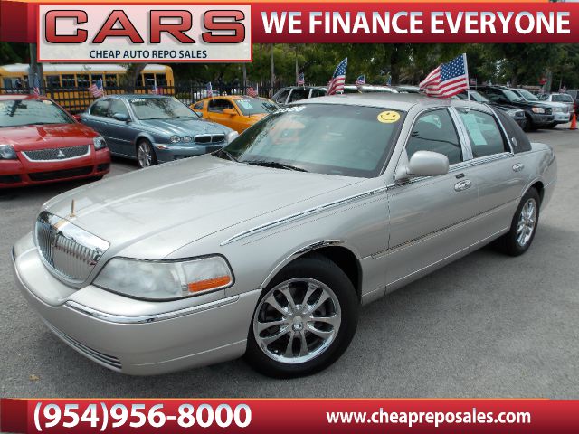 2006 Lincoln Town Car DOWN 4.9 WAC