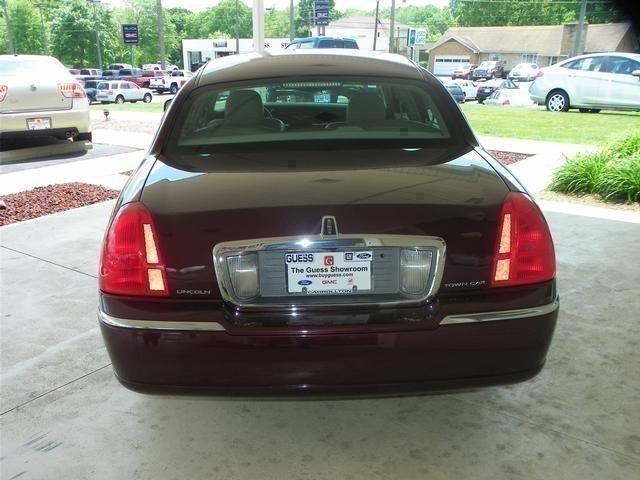 2006 Lincoln Town Car 4dr Sdn SL Auto