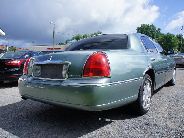 2006 Lincoln Town Car Ram 1500 Magnum