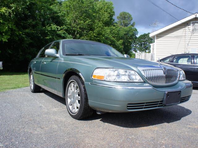 2006 Lincoln Town Car Ram 1500 Magnum