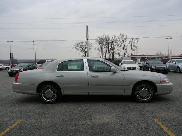 2006 Lincoln Town Car 2002 Tii