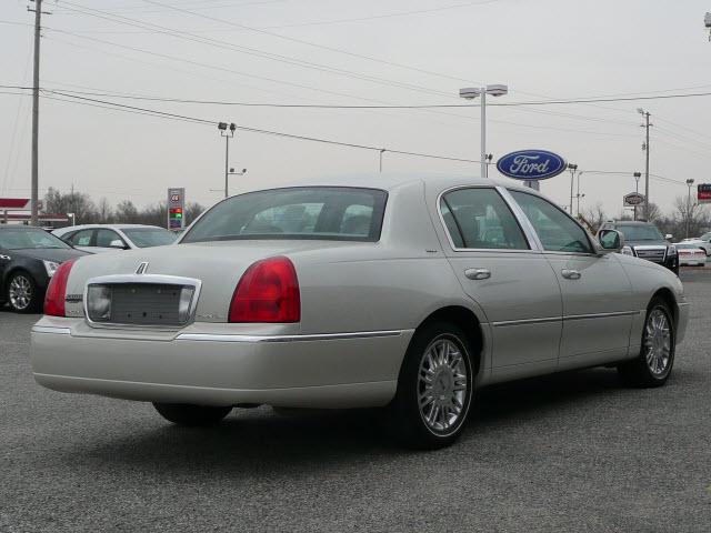 2006 Lincoln Town Car 2002 Tii