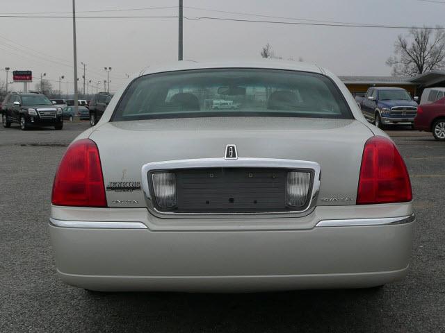 2006 Lincoln Town Car 2002 Tii