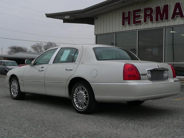 2006 Lincoln Town Car 2002 Tii