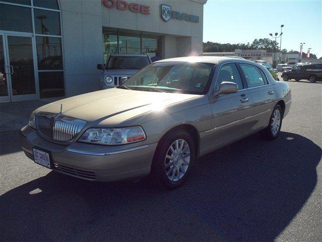 2006 Lincoln Town Car DOWN 4.9 WAC