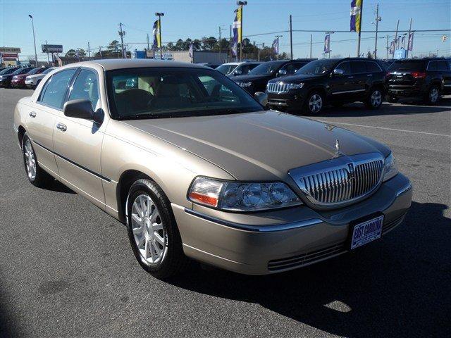 2006 Lincoln Town Car DOWN 4.9 WAC