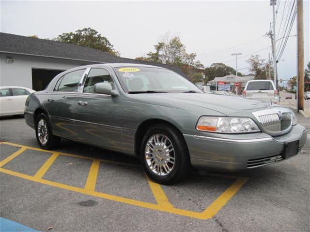 2006 Lincoln Town Car Glx-sunroof-low Miles