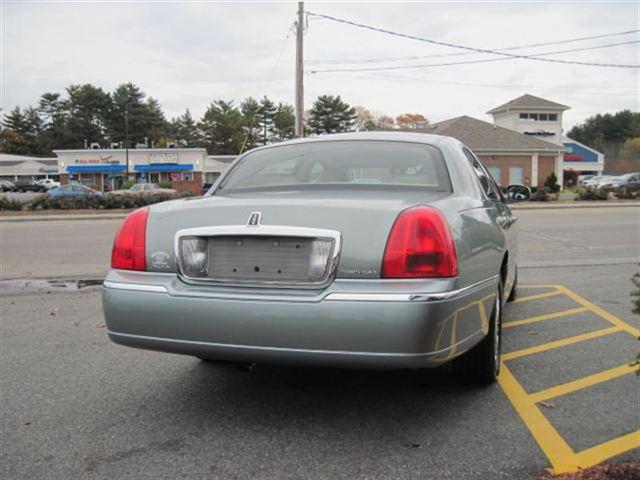 2006 Lincoln Town Car Glx-sunroof-low Miles