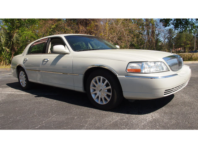 2007 Lincoln Town Car DOWN 4.9 WAC