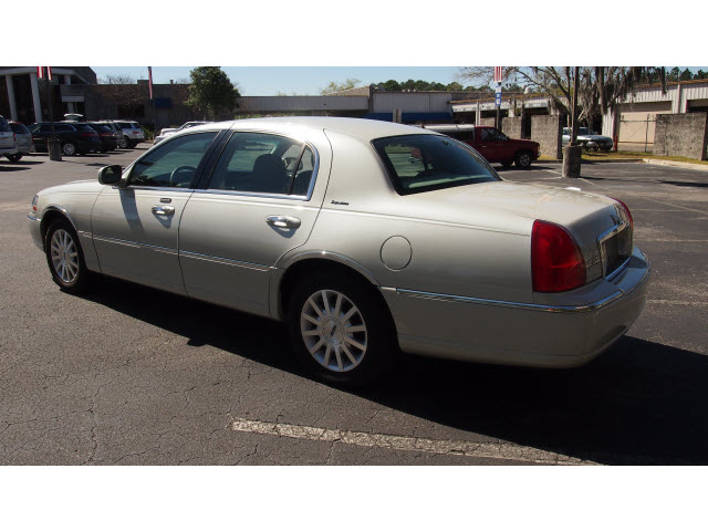 2007 Lincoln Town Car DOWN 4.9 WAC