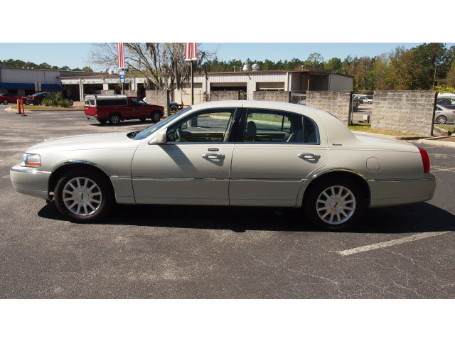 2007 Lincoln Town Car DOWN 4.9 WAC