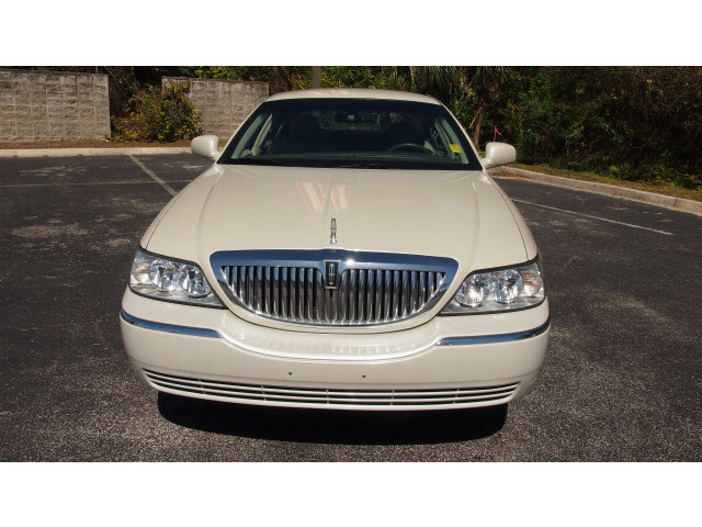 2007 Lincoln Town Car DOWN 4.9 WAC