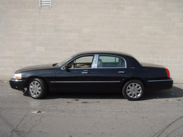 2007 Lincoln Town Car 2002 Tii