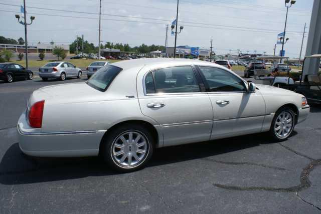 2007 Lincoln Town Car DOWN 4.9 WAC