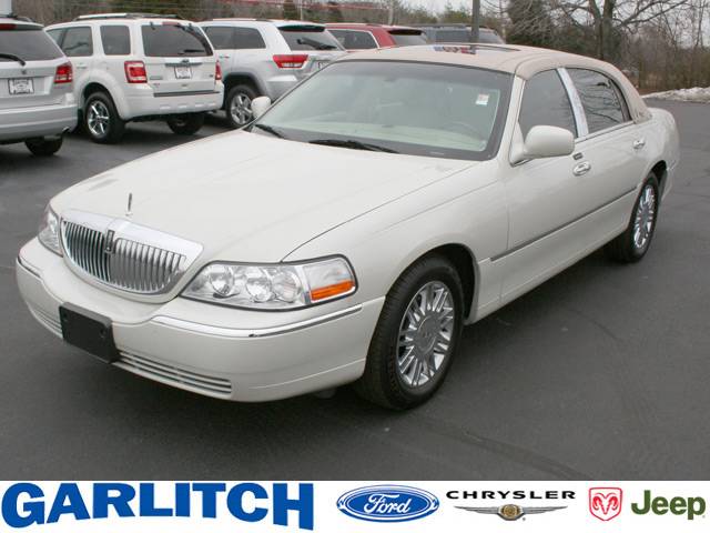 2007 Lincoln Town Car DOWN 4.9 WAC