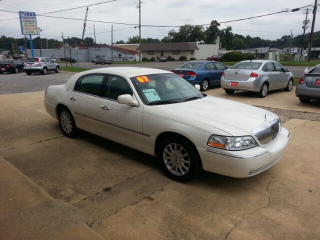 2007 Lincoln Town Car DOWN 4.9 WAC