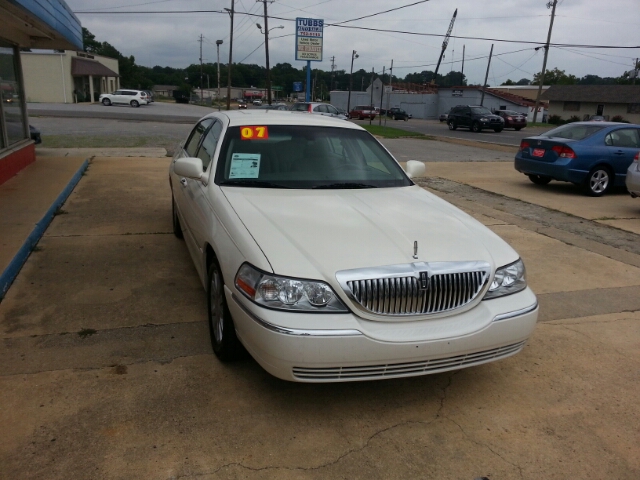 2007 Lincoln Town Car DOWN 4.9 WAC