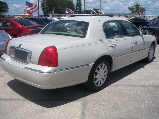 2007 Lincoln Town Car DOWN 4.9 WAC