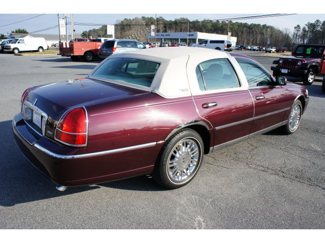 2007 Lincoln Town Car DOWN 4.9 WAC