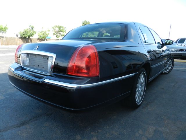 2007 Lincoln Town Car DOWN 4.9 WAC