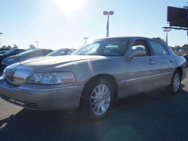 2007 Lincoln Town Car DOWN 4.9 WAC