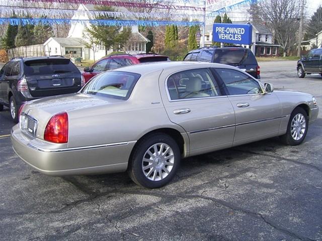 2007 Lincoln Town Car DOWN 4.9 WAC