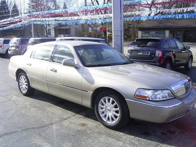 2007 Lincoln Town Car DOWN 4.9 WAC