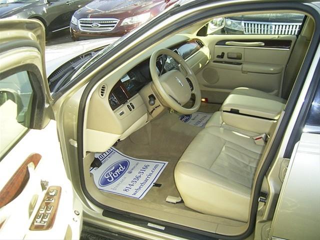 2007 Lincoln Town Car DOWN 4.9 WAC