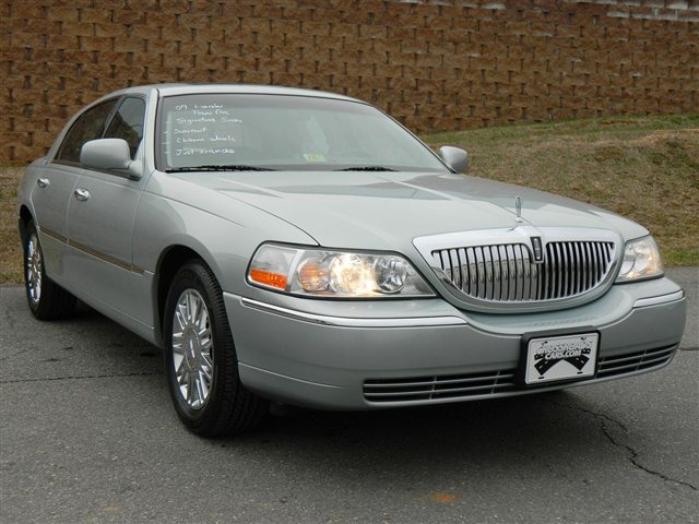 2007 Lincoln Town Car DOWN 4.9 WAC