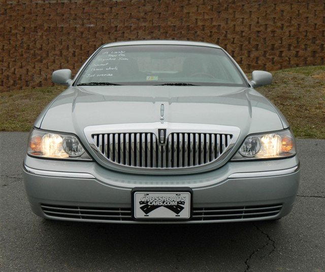 2007 Lincoln Town Car DOWN 4.9 WAC