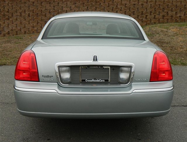 2007 Lincoln Town Car DOWN 4.9 WAC