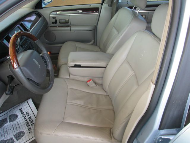 2007 Lincoln Town Car DOWN 4.9 WAC