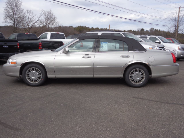 2007 Lincoln Town Car DOWN 4.9 WAC