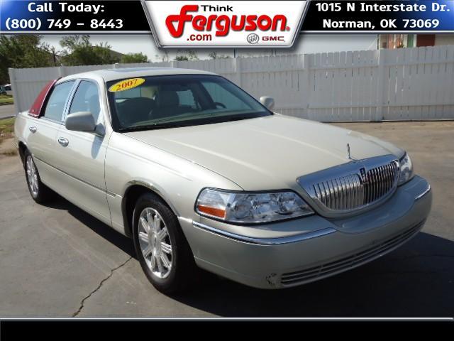 2007 Lincoln Town Car Ram 1500 Magnum