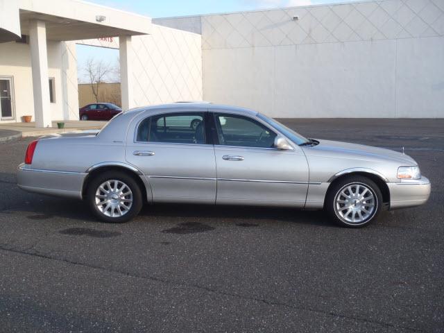 2007 Lincoln Town Car DOWN 4.9 WAC